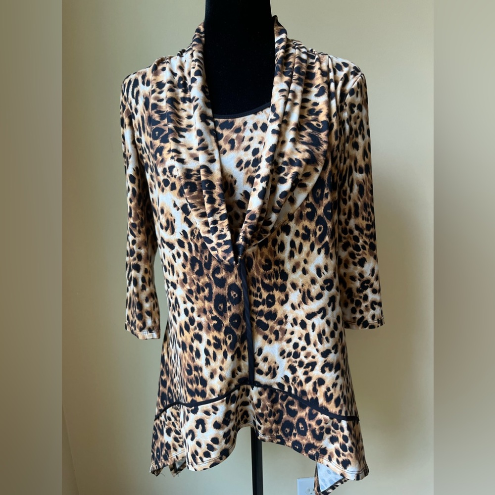 Coco Bianco S Leopard Animal  Black Beige 96% Polyester 4% Spandex Round Neck